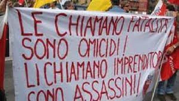Il sistema produttivo prospera nell’illegalità, su 334 cantieri l’80% è irregolare. Il governo trova la soluzione mettendo dei consulenti aziendali a fare gli ispettori del lavoro, dovrebbero sanzionare, denunciare i loro stessi finanziatori. Gli assassini sul lavoro stanno aumentando.