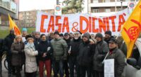 IL COMUNE VUOLE SGOMBERARE OLTRE 150 PERSONE CHE VIVONO NELLA CASA ALBERGO DI SUA PROPRIETA' IN VIA FOGAGNOLO? DOBBIAMO ESSERCI TUTTI