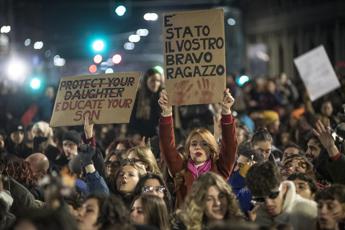 Razzista è già la statistica che mette a confronto cittadini stranieri migranti e  maschietti italiani sulla barbarie del femminicidio, perché non uomini del nord e terroni del sud come preferiva la Lega degli inizi, perché non gli uomini sotto o sopra la statura media? 