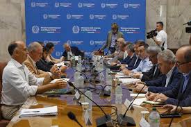 Stellantis Pomigliano. Cassa integrazione e aumento dei ritmi o straordinari. Gli operai usati come tira e molla sulle linee. I sindacalisti come sempre stanno zitti. La FIOM gioca con le solite ritrite denunce, vincono loro se non scendiamo in campo come operai direttamente.