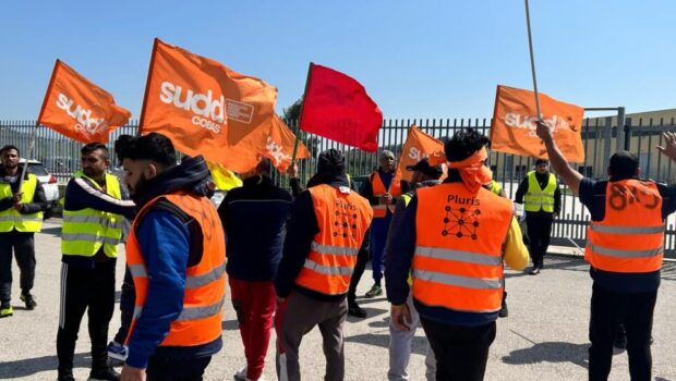 Anche se localizzati, giudicati marginali, gli scontri fra padroni ed operai dove gli operai resistono, scioperano compatti, non cedono, sono un importantissimo esempio di come la lotta contro lo sfruttamento può e deve essere combattuta oggi. Un esempio: il magazzino Pregis della Logistic 