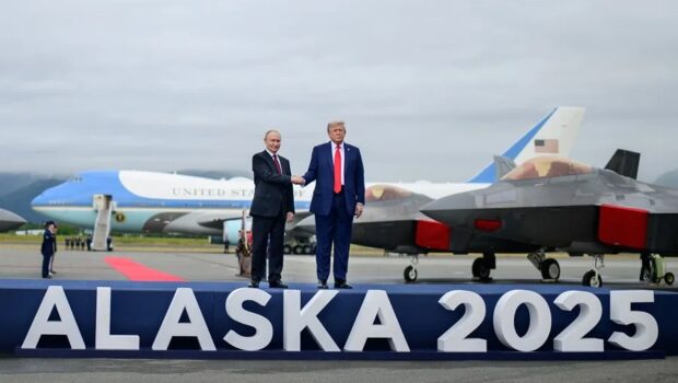 L’imperialismo russo cerca di stringere il cappio alla gola dell’Ucraina, ma cozza contro la resistenza di una società intera. Neanche l’appoggio dell’imperialismo americano a Putin e le minacce di Trump stanno bastando per piegare una resistenza che dura da quattro anni